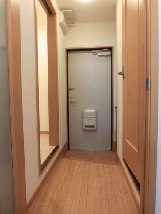 物件内観写真8　(廊下)