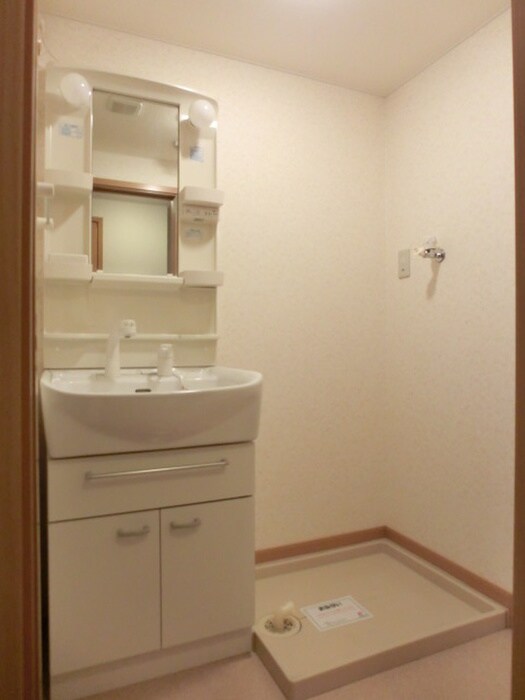 物件内観写真9　(洗濯機置場)