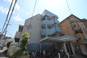 ロイヤルコート松虫外観写真