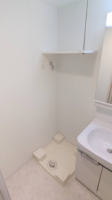 物件内観写真11　(洗濯機置場)