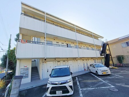 グランドール新田辺外観写真
