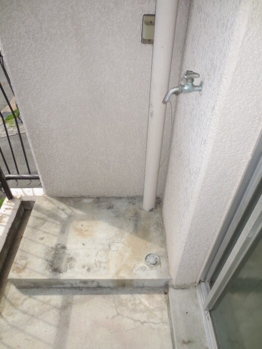 物件内観写真13　(洗濯機置場)