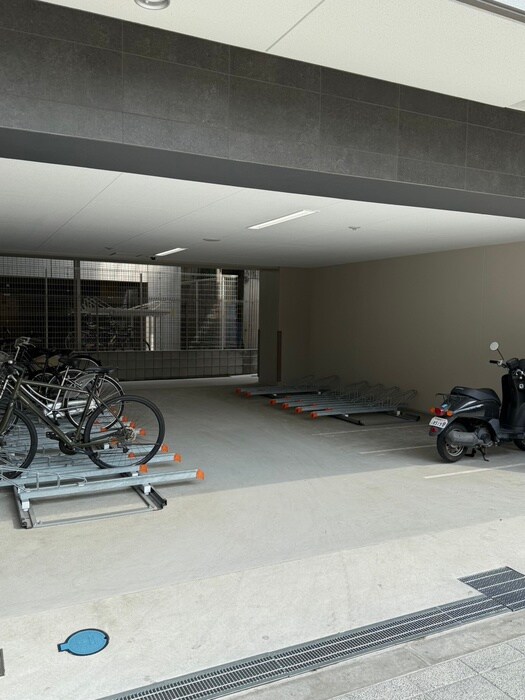 物件外観写真6　(駐輪場)