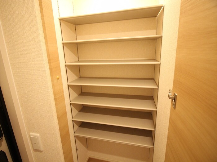 物件内観写真15　(靴箱)