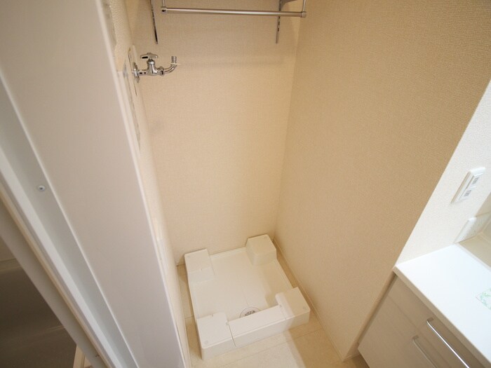 物件内観写真17　(洗濯機置場)