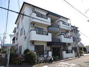 アニバ－サリ－外観写真