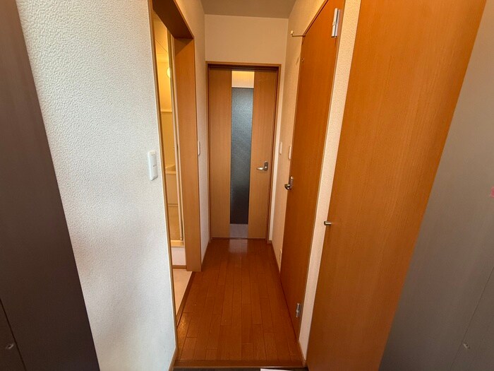 物件内観写真10　(廊下)