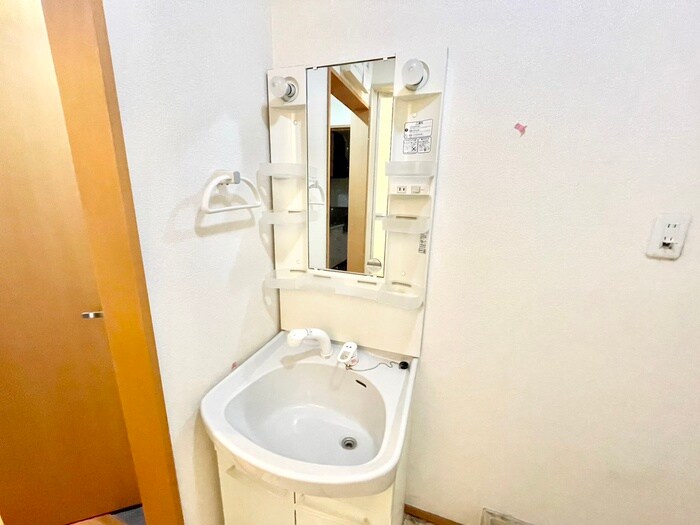 物件内観写真12　(洗面)