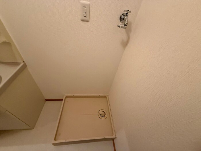 物件内観写真21　(洗濯機置場)