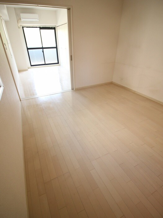 アルビオン西梅田の居室