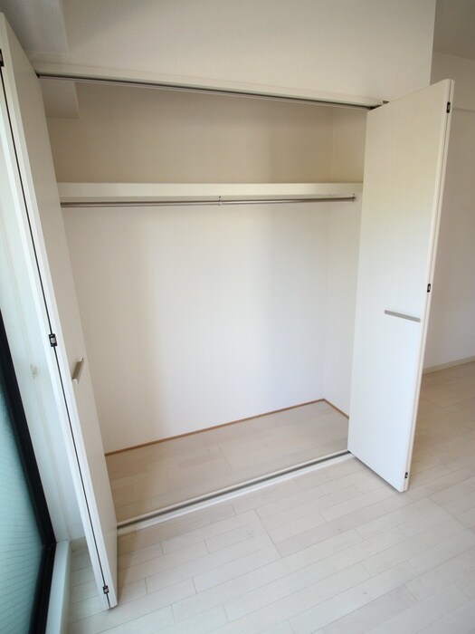 物件内観写真12　(収納)