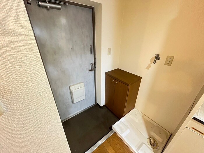 物件内観写真17　(玄関)