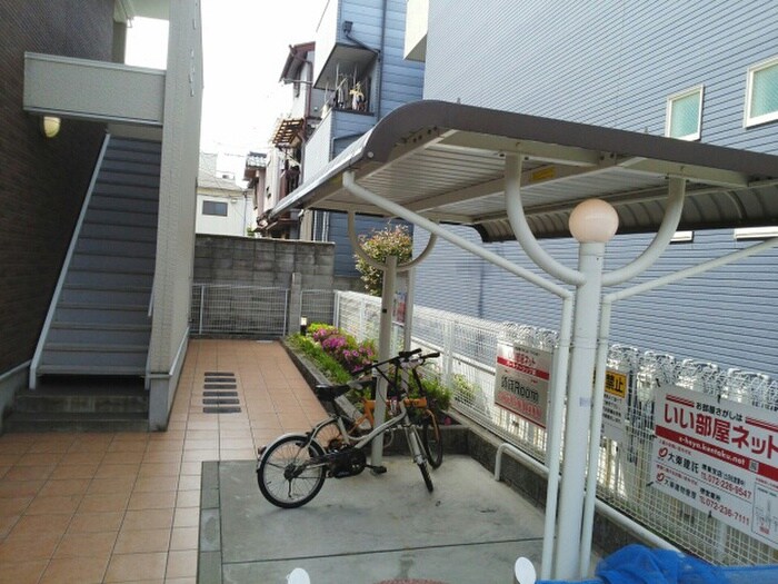 物件外観写真3　(駐輪場)