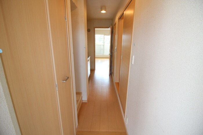 物件内観写真13　(廊下)