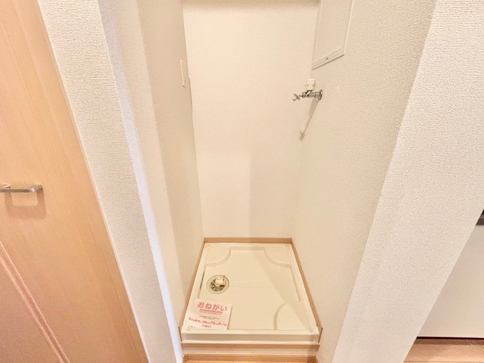 物件内観写真17　(洗濯機置場)