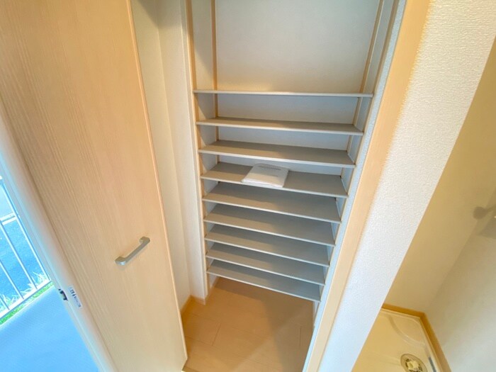物件内観写真19　(靴箱)