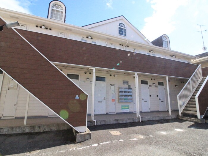 物件外観写真2　(エントランス部分)