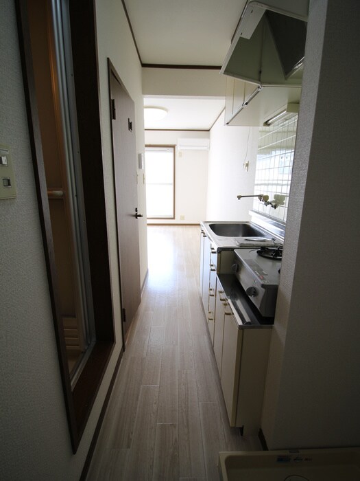 物件内観写真14　(廊下)