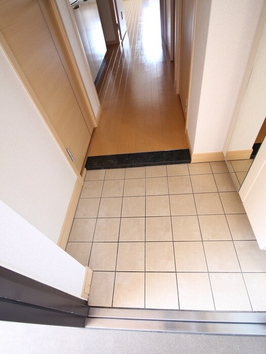 物件内観写真7　(玄関)