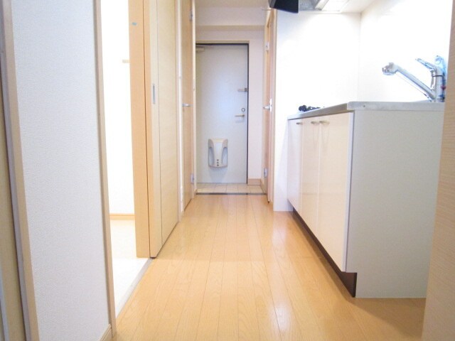 物件内観写真12　(廊下)