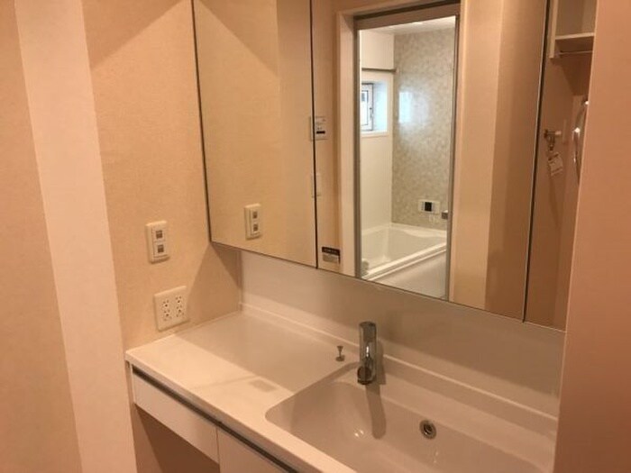 物件内観写真8　(洗面)