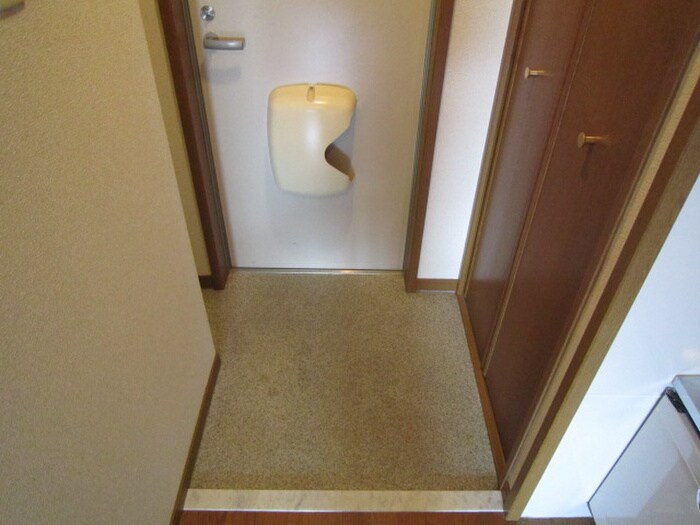 物件内観写真14　(玄関)