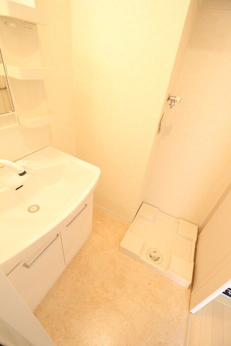 物件内観写真10　(洗濯機置場)