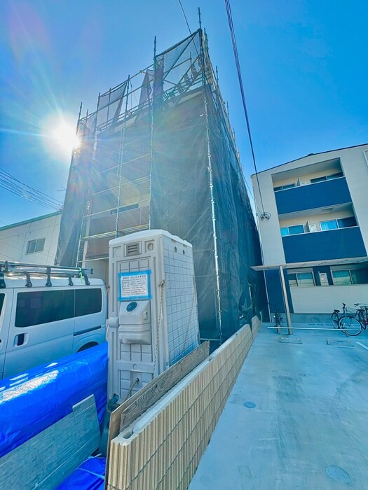 物件外観写真2　(建築中)