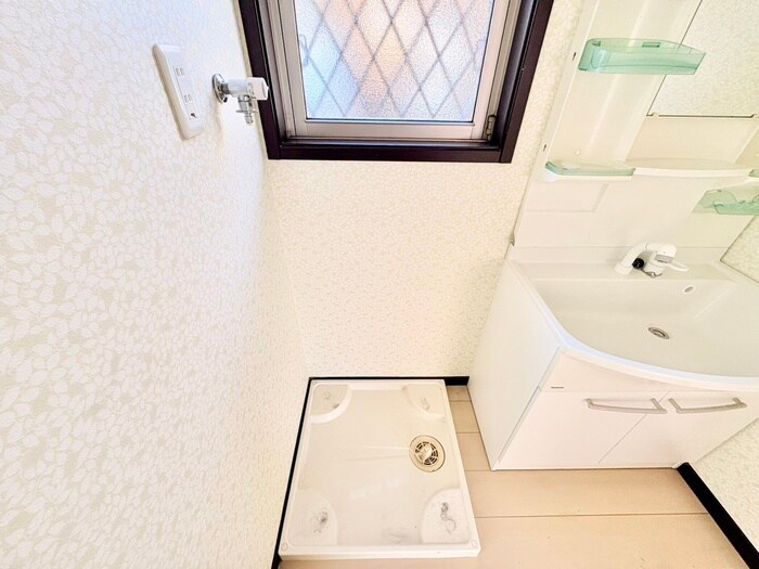 物件内観写真13　(洗濯機置場)