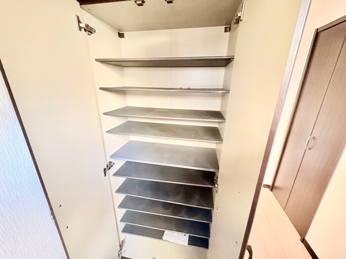 物件内観写真15　(靴箱)