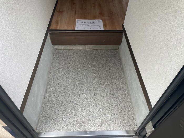 物件内観写真21　(玄関)