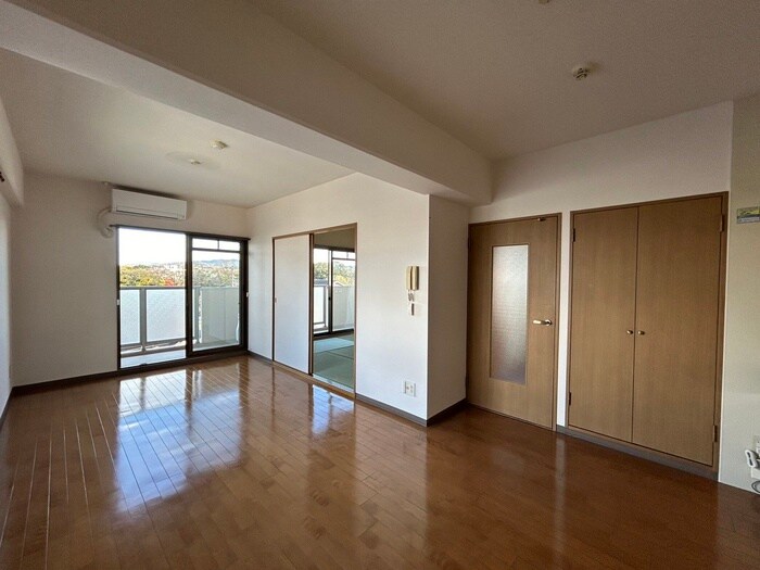 物件内観写真9　(居室)