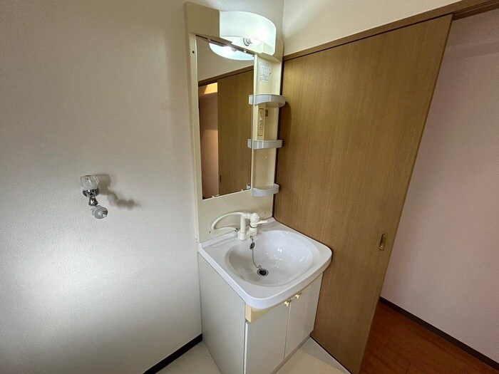 物件内観写真12　(洗面)