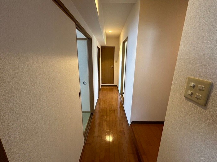 物件内観写真15　(廊下)