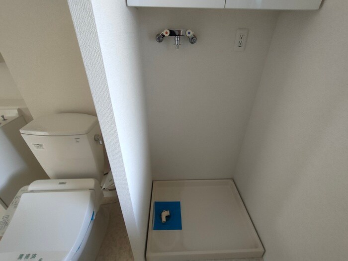 物件内観写真12　(洗濯機置場)