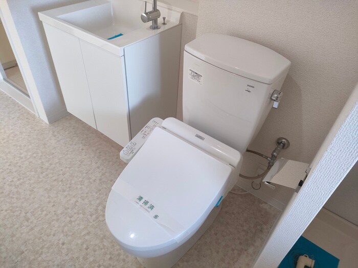 物件内観写真14　(トイレ)