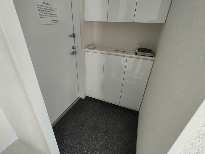 物件内観写真15　(玄関)