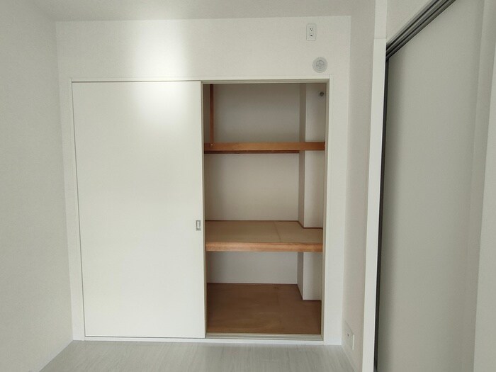 物件内観写真18　(収納)