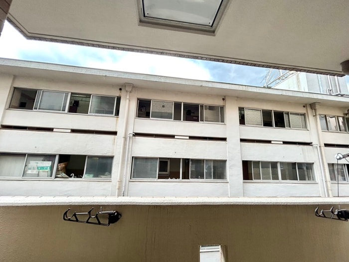 物件内観写真14　(室内からの展望)