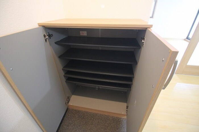 物件内観写真15　(靴箱)