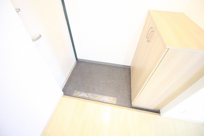 物件内観写真17　(玄関)