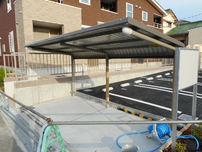 物件外観写真3　(駐輪場)