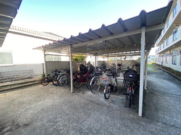 物件外観写真6　(駐輪場)