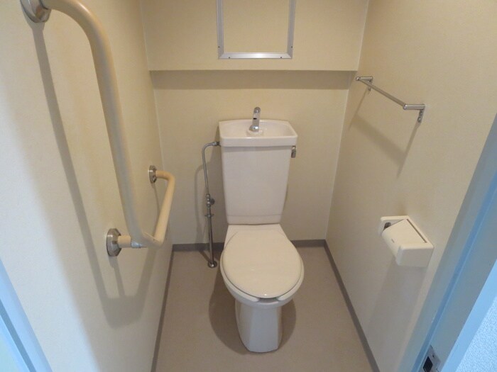 物件内観写真13　(トイレ)