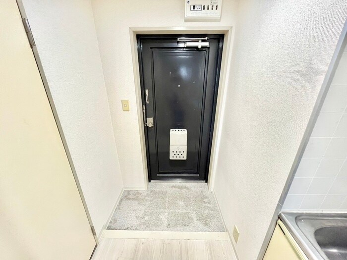 物件内観写真16　(玄関)