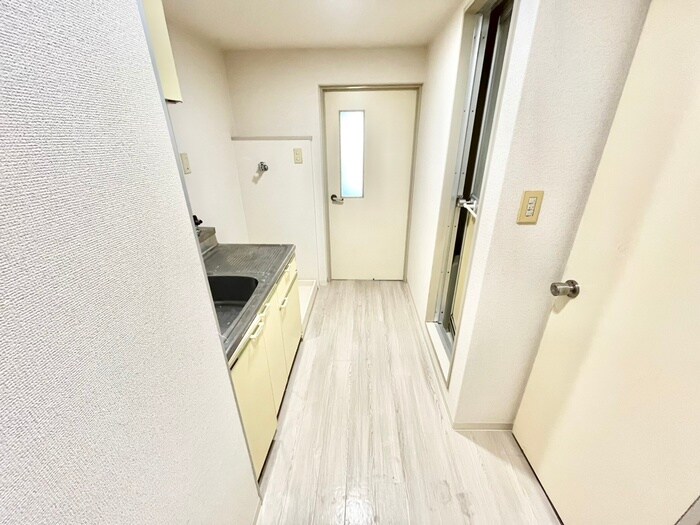 物件内観写真17　(廊下)