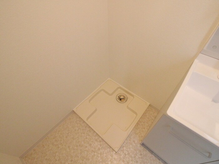 物件内観写真13　(洗濯機置場)