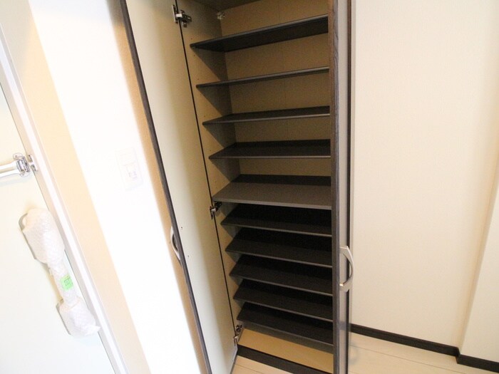 物件内観写真18　(靴箱)