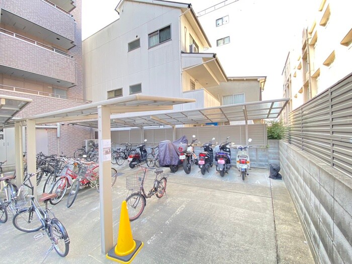 物件外観写真5　(駐輪場)