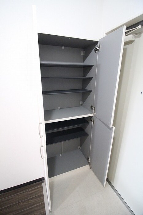 物件内観写真15　(靴箱)